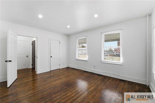 Building Photo - 29 Grant St