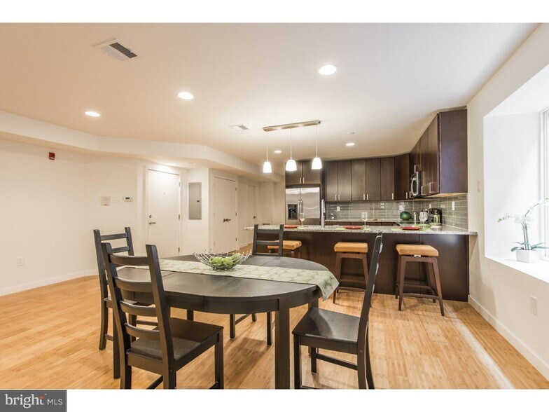 Building Photo - 3863 Terrace St