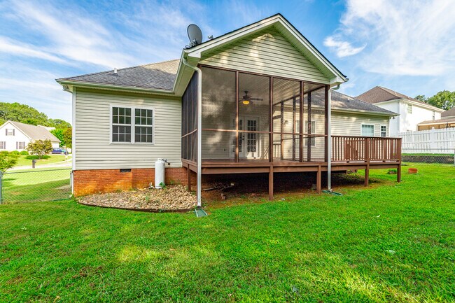 Building Photo - 7782 Prince Dr