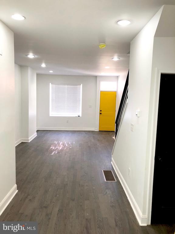 Building Photo - 2637 N Napa St