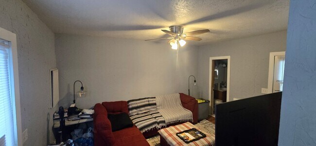 Building Photo - 808 2nd St