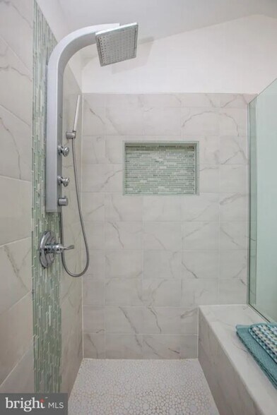 Building Photo - 4912 Upland Dr