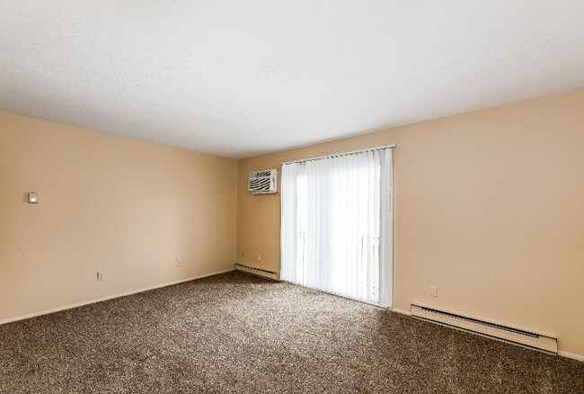 Building Photo - 2647 Eastgate Rd