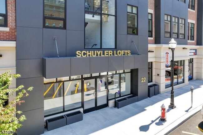 Building Photo - 22 Schuyler Pl