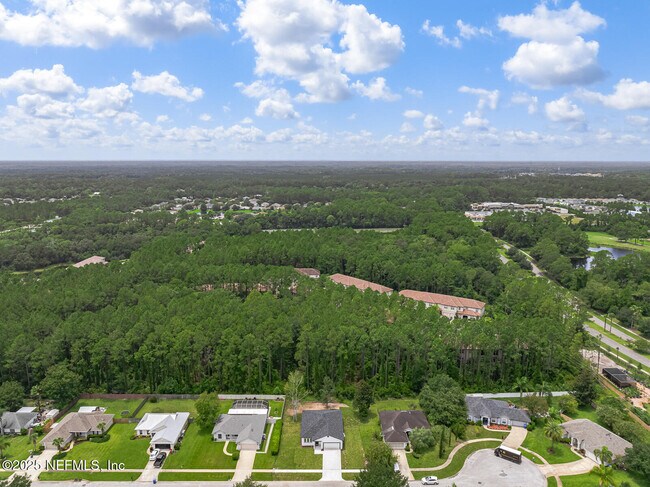 Building Photo - 213 Deportivo Dr