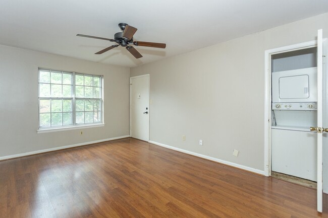 Building Photo - 2014 Montreat Pkwy