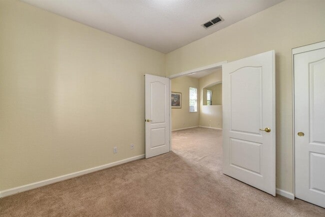 Building Photo - 1433 Taupin Ct