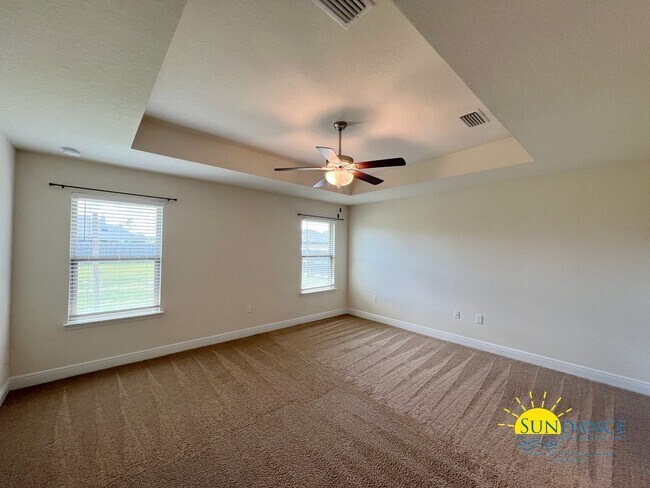 Building Photo - Stunning 4 Bedroom Home in Willow Creek Pl...