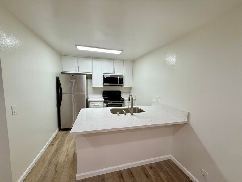Building Photo - 5850 Benner St
