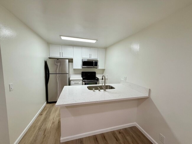 Building Photo - 5850 Benner St