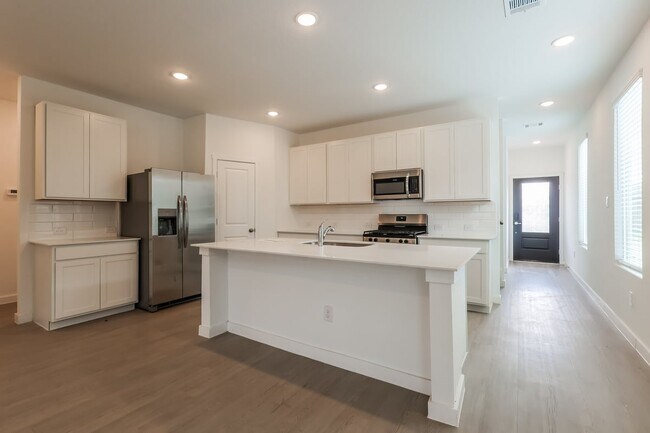 Building Photo - 11515 Cedar Cl