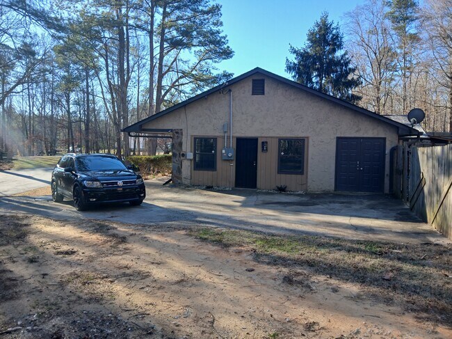 Building Photo - 2655 Whisper Trail