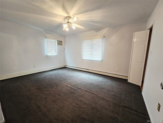 Building Photo - 104 Choir Ln