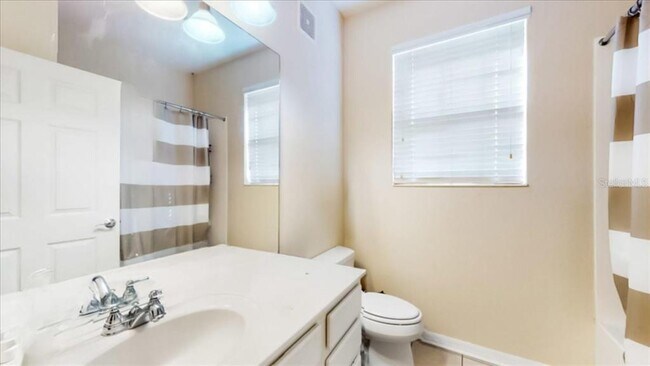 Building Photo - 8304 Portofino Dr
