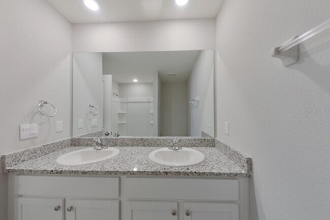 Building Photo - 4445 SW 85 Ln