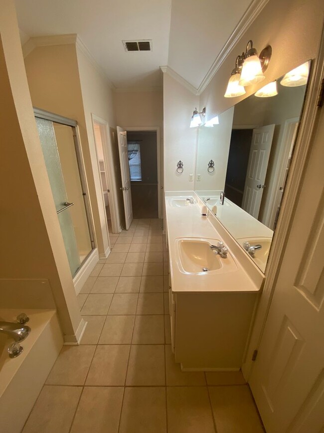Building Photo - 3206 Hanover Ct