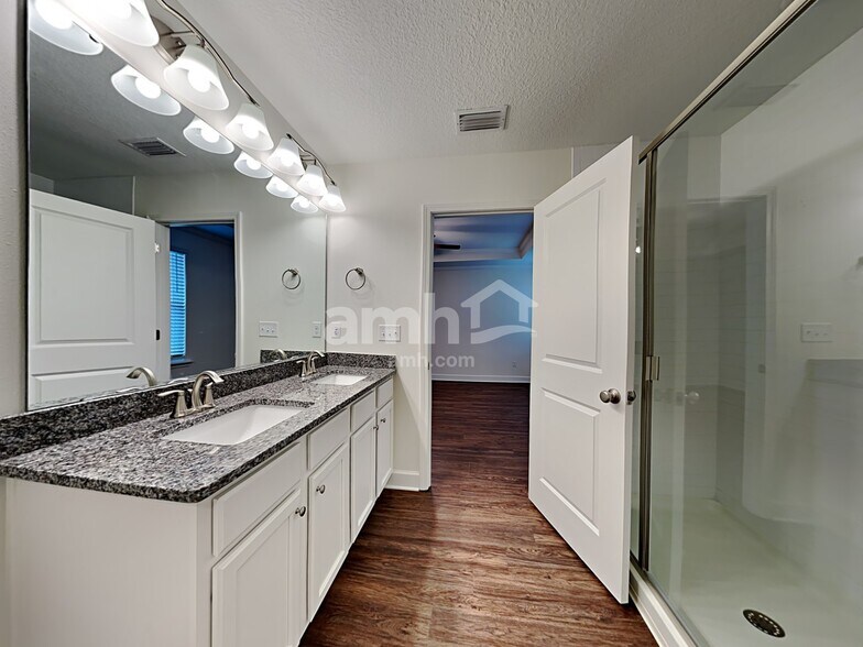 Building Photo - 11481 Fox Hollow Ct