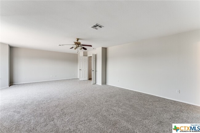 Building Photo - 300 Santolina Ln