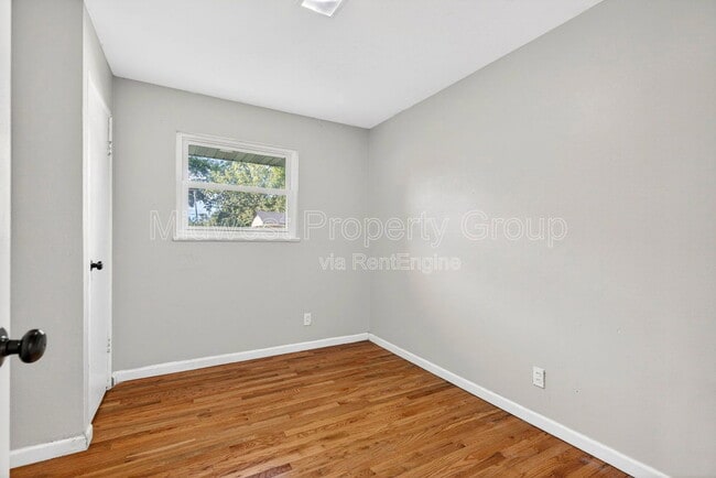 Building Photo - 710 Tyson Dr