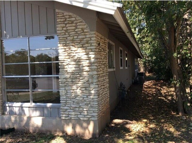 Building Photo - 2708 Saint Edwards Cir