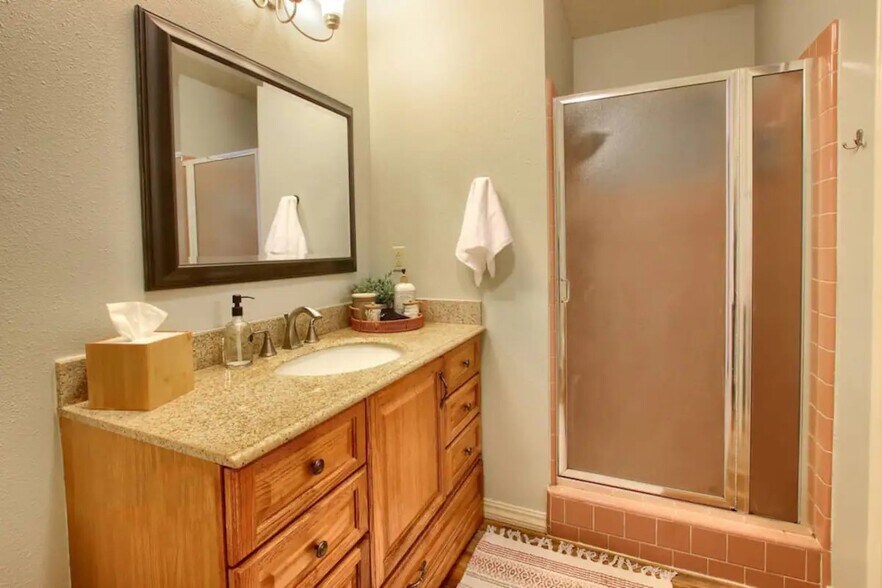 Building Photo - 2410 Coachman Rd