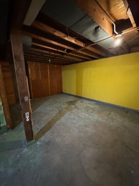 Building Photo - 1626 Lower Muscatine Rd