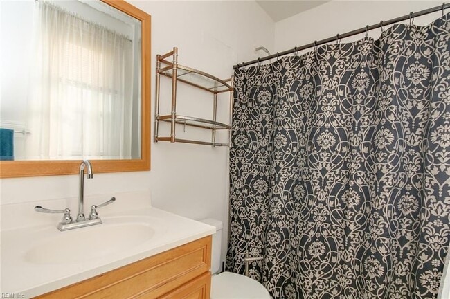 Building Photo - 3901 Newport Ave