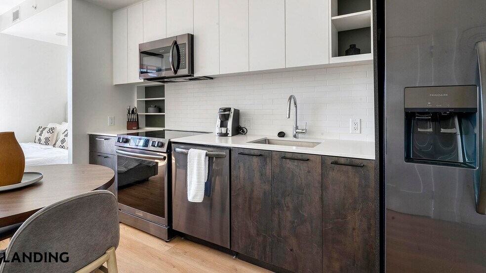 Building Photo - 632 Howard Rd SE