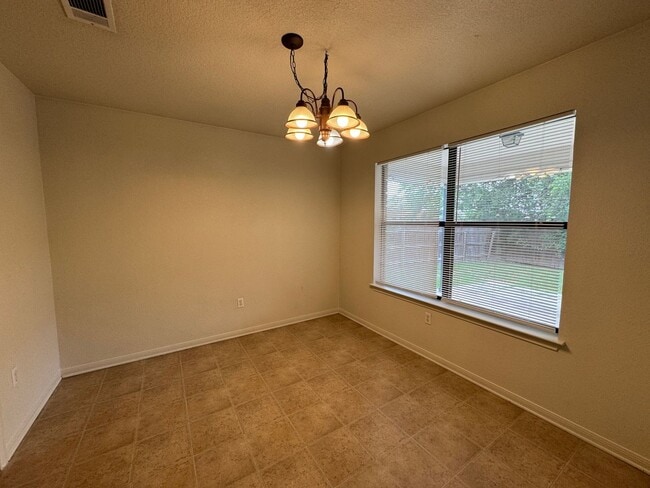 Building Photo - 208 W Blancas Dr