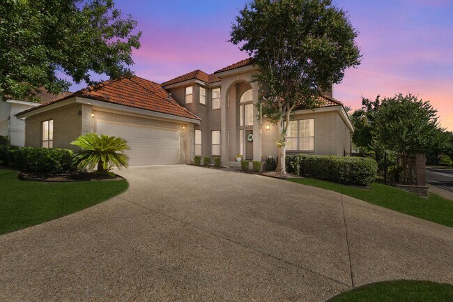 Building Photo - Corner Lot Beauty in Stone Oak Area