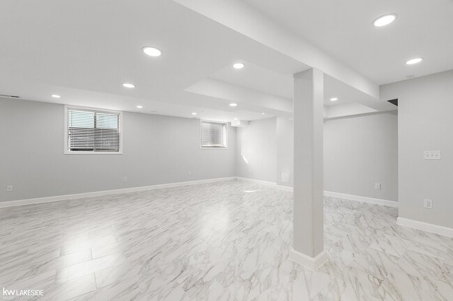 Building Photo - 46267 Terrace Dr