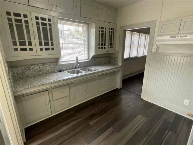 Building Photo - 421 N Marsalis Ave