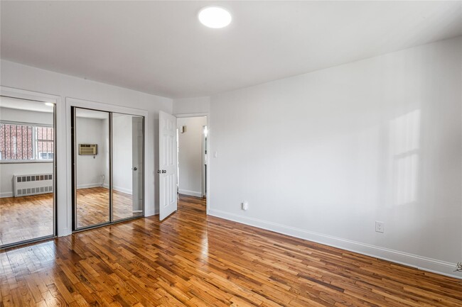 Building Photo - 23-31 28th St