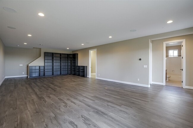 Building Photo - 1478 Varsity Dr