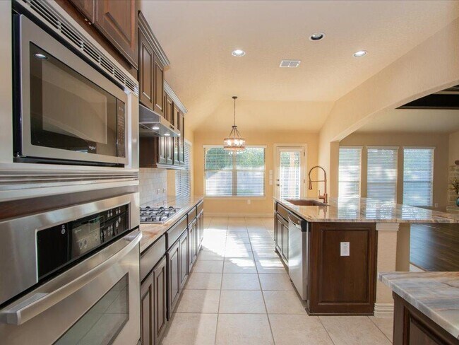 Building Photo - 26618 Camden Chase