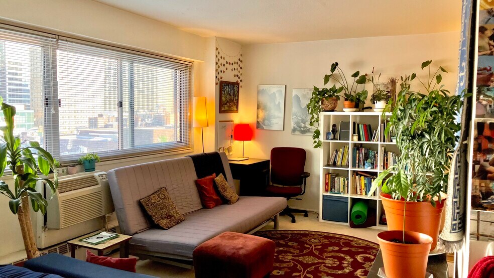 Building Photo - 2101 Chestnut St