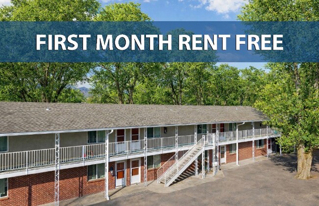 Building Photo - 319-321 E Brookside St