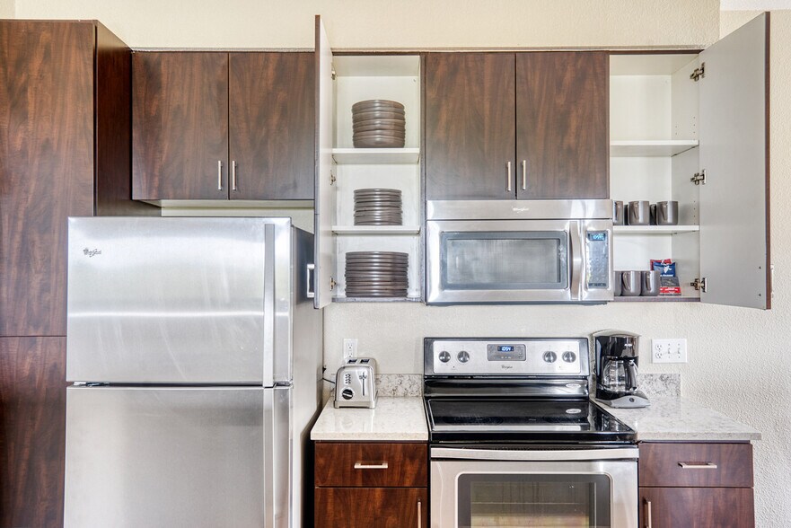 Building Photo - 508 Railway Ave