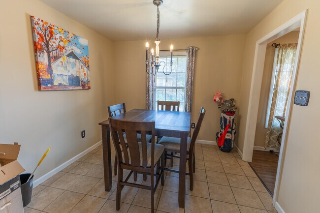 Building Photo - 314 N 2nd St