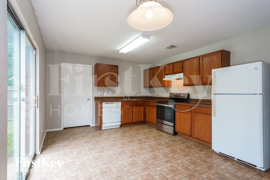 Building Photo - 3356 Mojave Dr