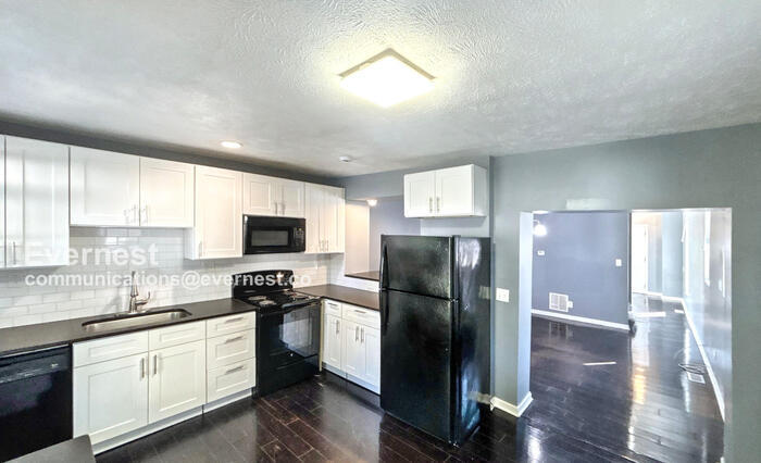 Building Photo - 39 S Yale Ave