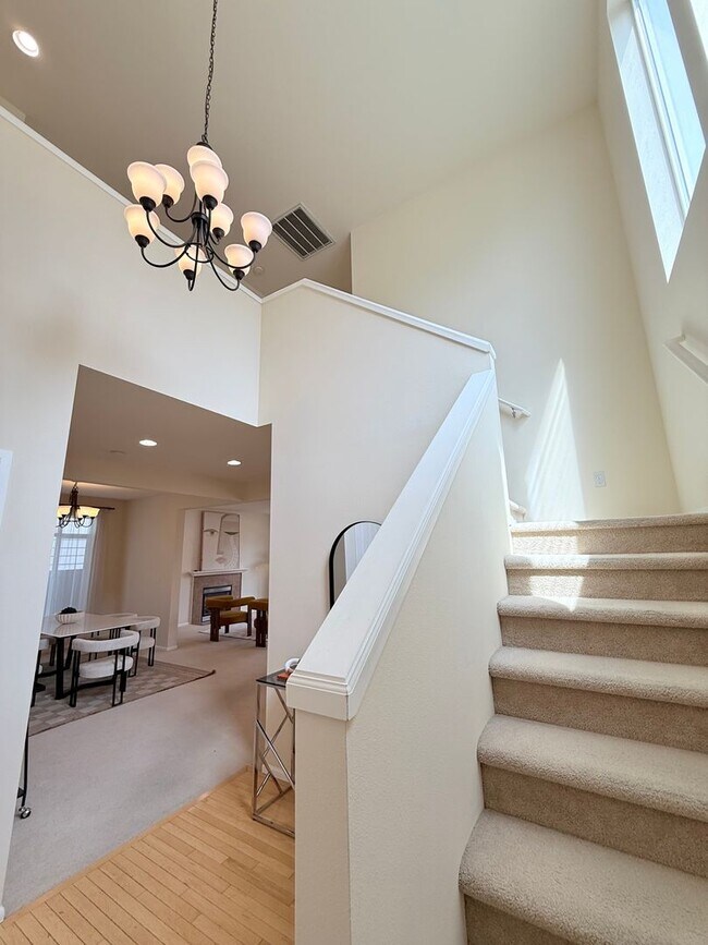 Building Photo - For Rent – Bright & Spacious Home with Bonus Room