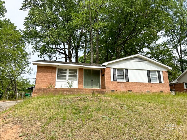 Building Photo - 4105 Abbeydale Dr