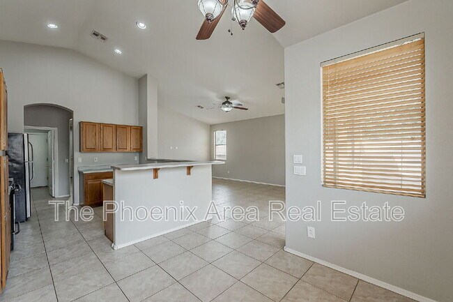 Building Photo - 4121 S Splendor Ct