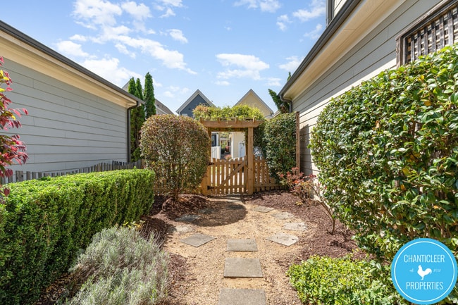 Building Photo - 379 Tobacco Farm Way