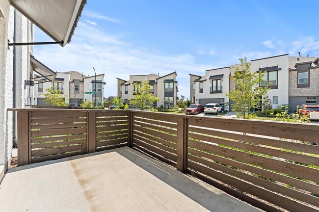 Building Photo - 16514 Lake Austin St