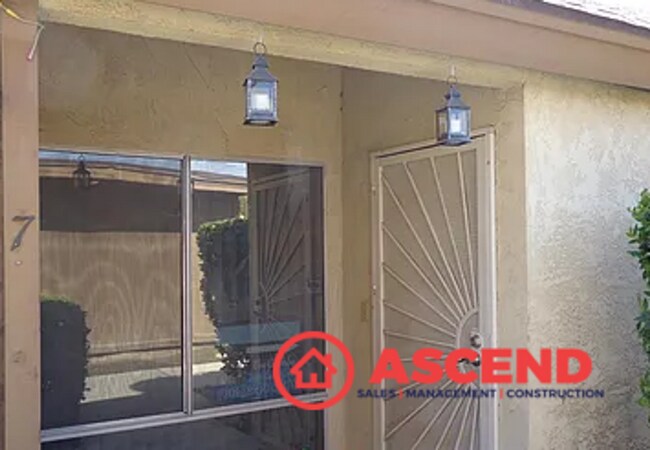 Building Photo - MOVE IN SPECIAL! $250 OFF FIRST TWO MONTHS RENT! Quaint 3 Bedroom Home Near Stockdale Hwy. & New ...
