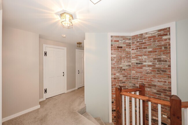 Building Photo - 265 Boulder Dr