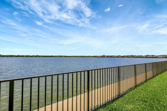 Building Photo - 8660 W Parkland Bay Trl