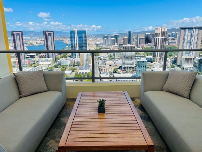 Building Photo - *PET FREINDLY* 3 Bedroom 2 Bathroom 1 Park...